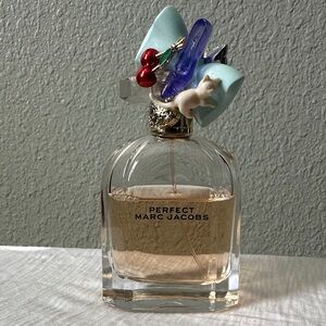 Marc Jacobs Perfect Eau de Parfum with Blue and Red Accents